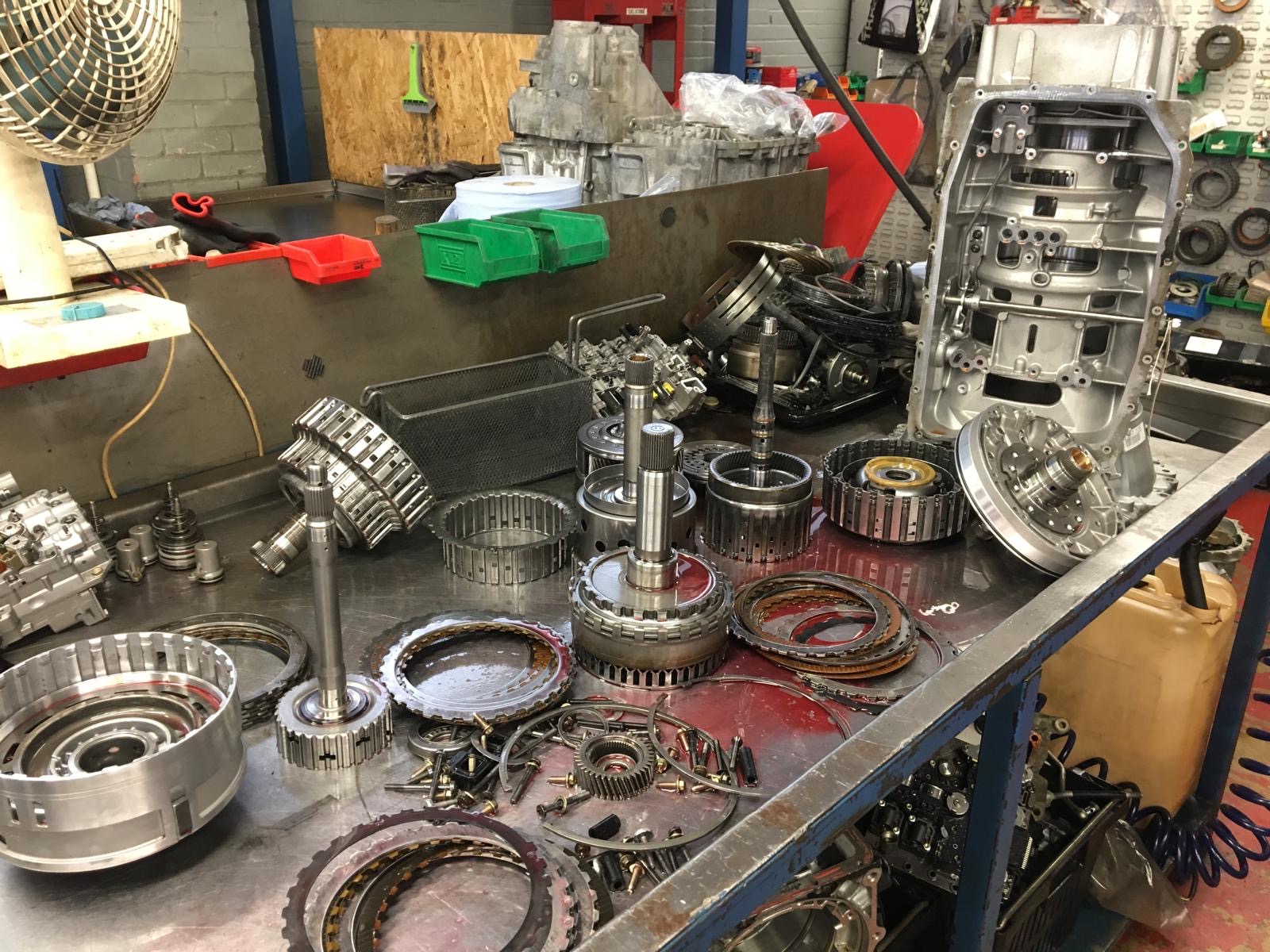 Croydon gearbox repair specialist working on an automatic gearbox
